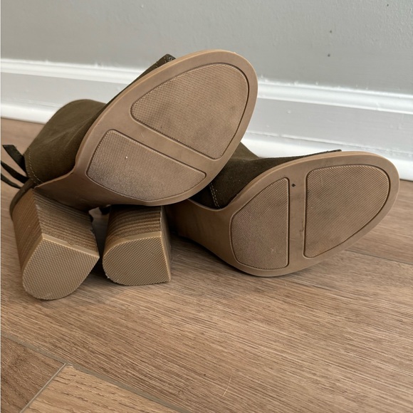 Lauren Conrad Green Booties Size 7 - Picture 5 of 6